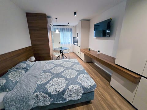 Communal lounge/ TV room, Bed, TV and multimedia, Kitchen or kitchenette, Bedroom, wardrobe