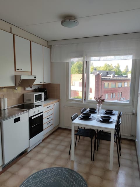 Saunallinen tilava kaksio keskustan ja rautatieaseman tuntumassa Apartment in Finland