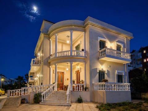 Facade/entrance, Night