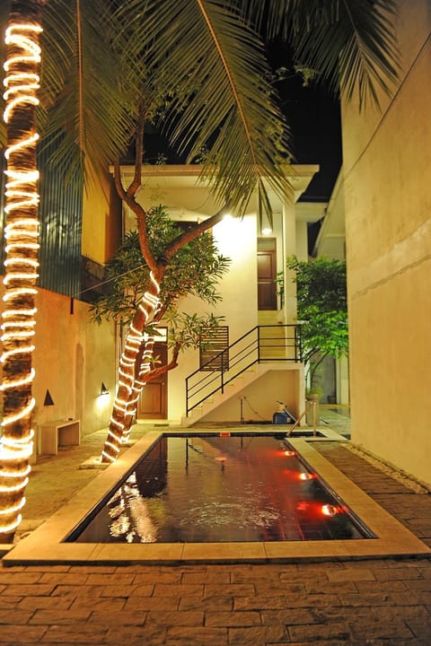 Swimming pool, Swimming pool