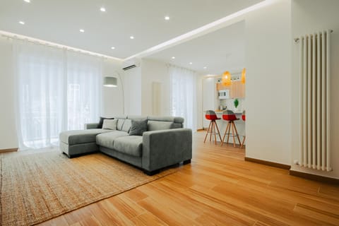 Living room, Seating area, internet
