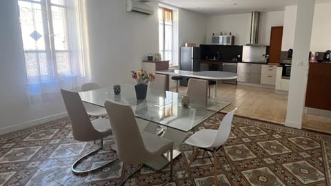 Dining area, kitchen