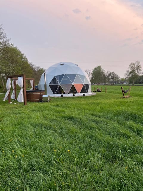 Glamping HEN W TRAWIE Luxury tent in Pomeranian Voivodeship