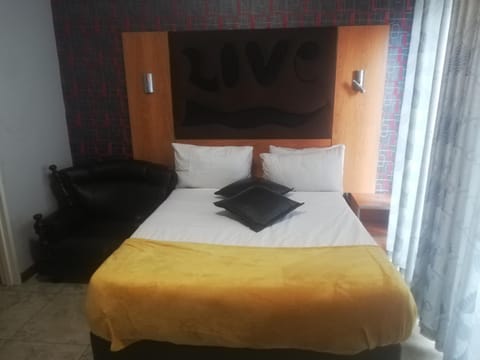 Parow city -Star Legend Lodge Hotel in Cape Town