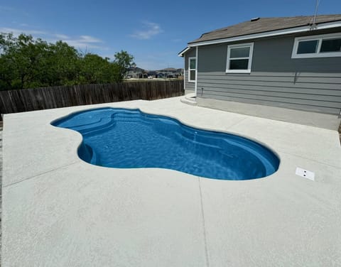 Stylish Family Home Near Lackland POOL House in San Antonio