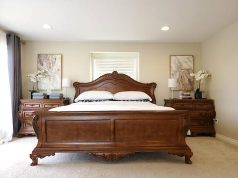 Lake View - Private - Spacious House in Bryn Mawr-Skyway