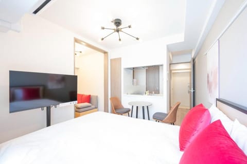Bed, TV and multimedia, Living room, Photo of the whole room, Bedroom