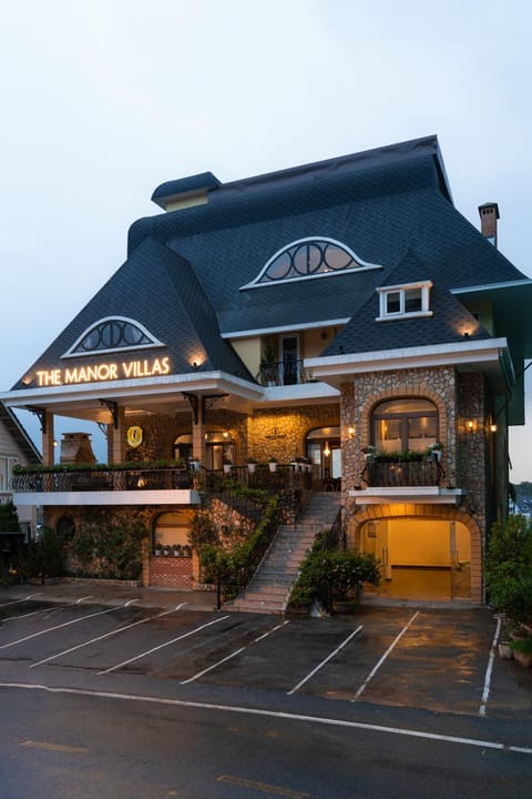 Property building, Parking