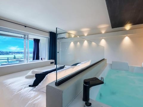 LOVE IN Bandol - Balneo & Vue Mer Apartment in Sanary-sur-Mer