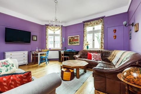 Communal lounge/ TV room