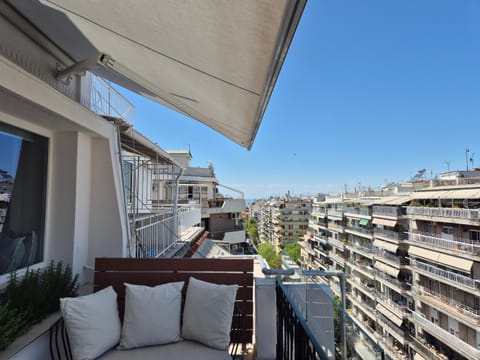View (from property/room), Balcony/Terrace, City view