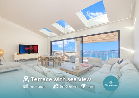 Natural landscape, TV and multimedia, View (from property/room), Balcony/Terrace, Living room, Seating area, Dining area, Sea view, air conditioner