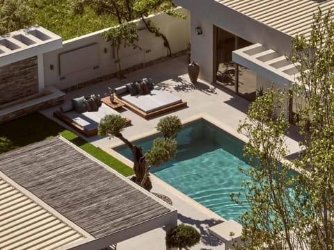 Swimming pool, sunbed