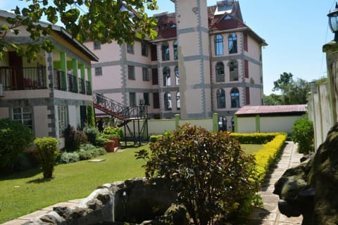 Property building, Day, Garden