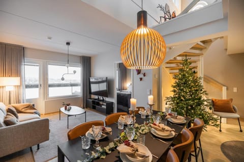 Winter, Living room, Seating area, Dining area