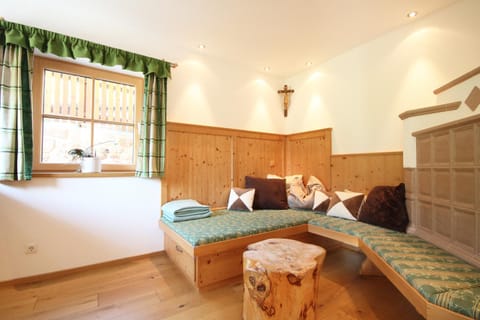 Living room, Photo of the whole room, Seating area