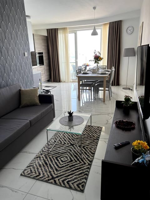 Xemxija 2BED Seafront - FL 1 by Homely Apartment in Saint Paul's Bay