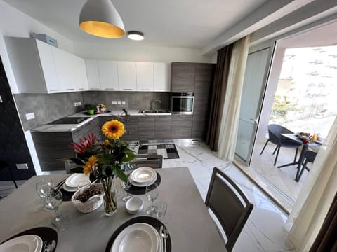 Xemxija 2BED Seafront - FL 1 by Homely Apartment in Saint Paul's Bay