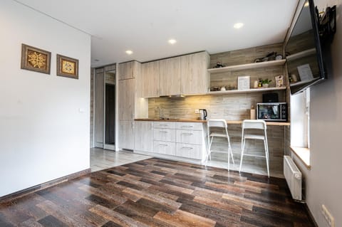 Kitchen or kitchenette, Living room