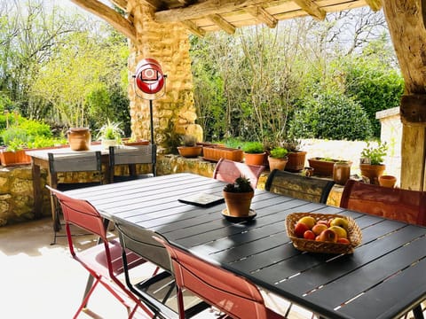 Property building, Breakfast