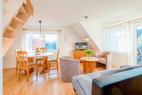 Ferienhaus Sanddorn, Fewo Stranddistel Apartment in Prerow