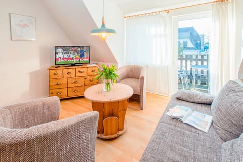 Ferienhaus Sanddorn, Fewo Stranddistel Apartment in Prerow