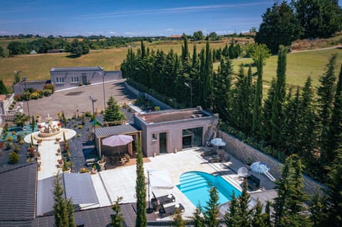 Property building, Bird's eye view, Swimming pool, sunbed