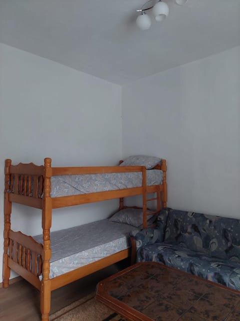 Photo of the whole room, bunk bed