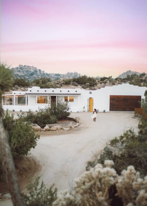 Villa Paloma By The Cohost Company House in Yucca Valley