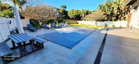 Property building, Patio, Garden, Garden view, Pool view, Swimming pool, sunbed