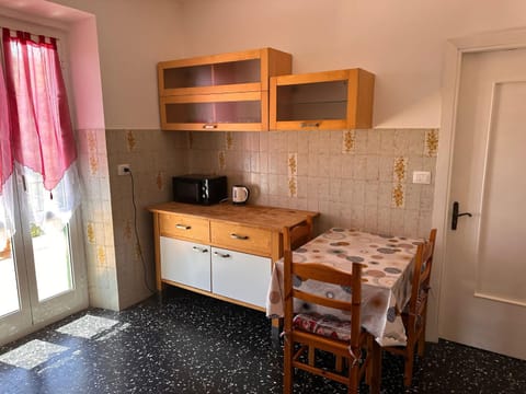 Casa con terrazza nel verde Apartment in Varazze