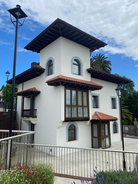 Property building, Facade/entrance, Off site