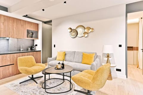 Kitchen or kitchenette, Living room, Seating area