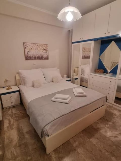 Bed, Photo of the whole room, Bedroom, towels, wardrobe