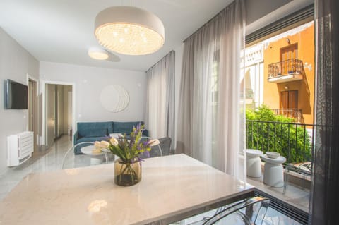 TV and multimedia, Balcony/Terrace, Seating area, Dining area