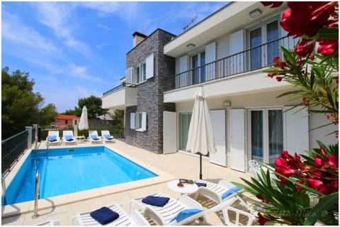 Balcony/Terrace, Balcony/Terrace, Swimming pool, Swimming pool