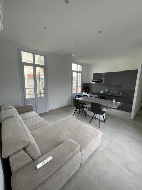 TV and multimedia, Living room, Dining area