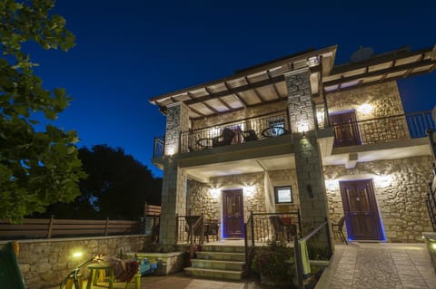 Facade/entrance, Night