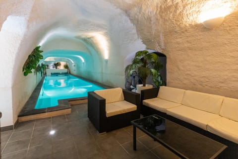 Hot Tub, Living room, Pool view, Swimming pool