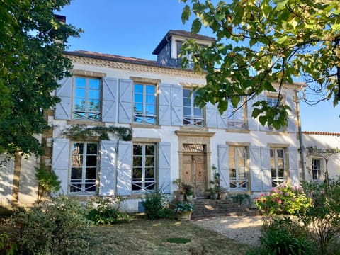 Property building, Day, Garden, Garden view