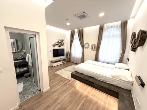 Communal lounge/ TV room, Photo of the whole room, Bedroom