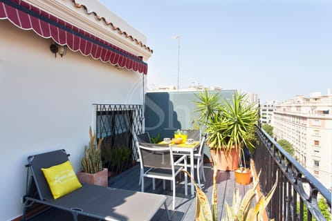 Patio, Day, View (from property/room), Balcony/Terrace, Seating area, Dining area