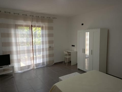 TV and multimedia, Photo of the whole room, Bedroom, wardrobe