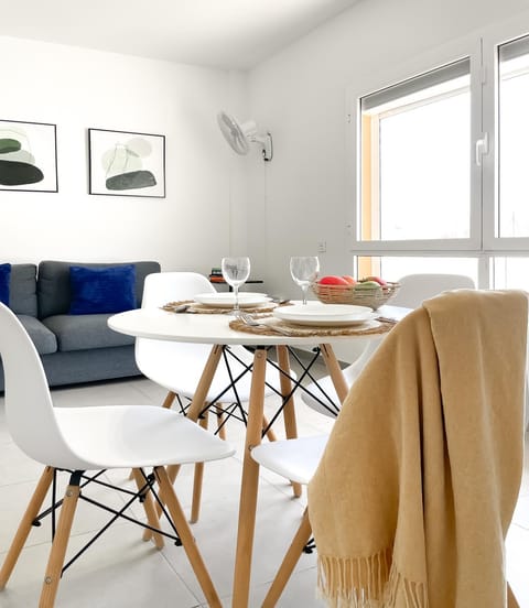 Living room, Dining area