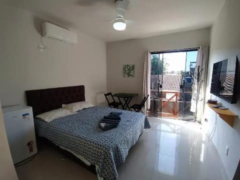 Bed, TV and multimedia, Bedroom, towels, air conditioner
