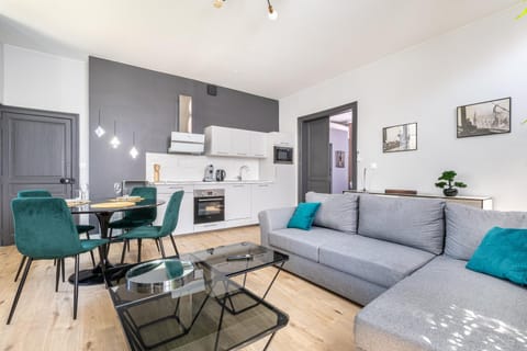 Kitchen or kitchenette, Living room