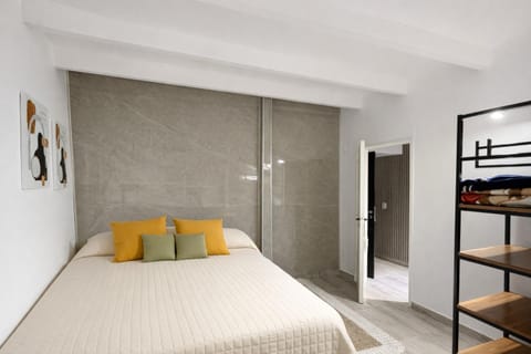 Bedroom, air conditioner