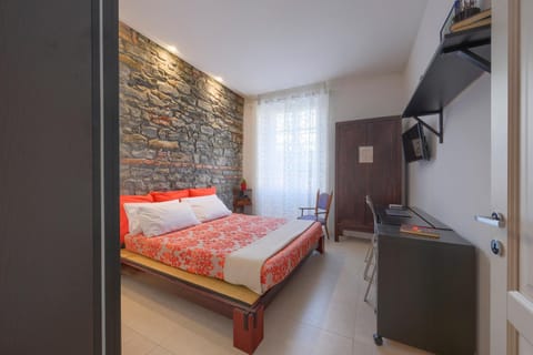 Bed, TV and multimedia, Photo of the whole room, Evening entertainment, Bedroom