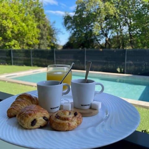 Property building, Garden, Garden, Coffee/tea facilities, Food and drinks, Food and drinks, Food, Food, Garden view, Garden view, Swimming pool, Breakfast, Open Air Bath, Open Air Bath
