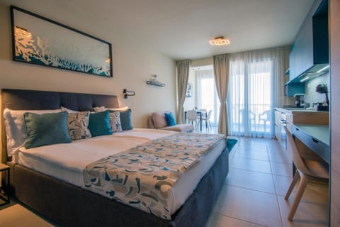 Living room, Photo of the whole room, Bedroom